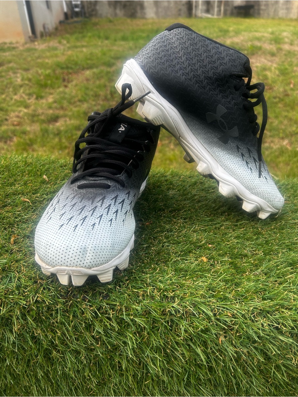 Under Armour Spotlight Franchise 4 RM ,Football Cleat Black Gray Men's Size 9